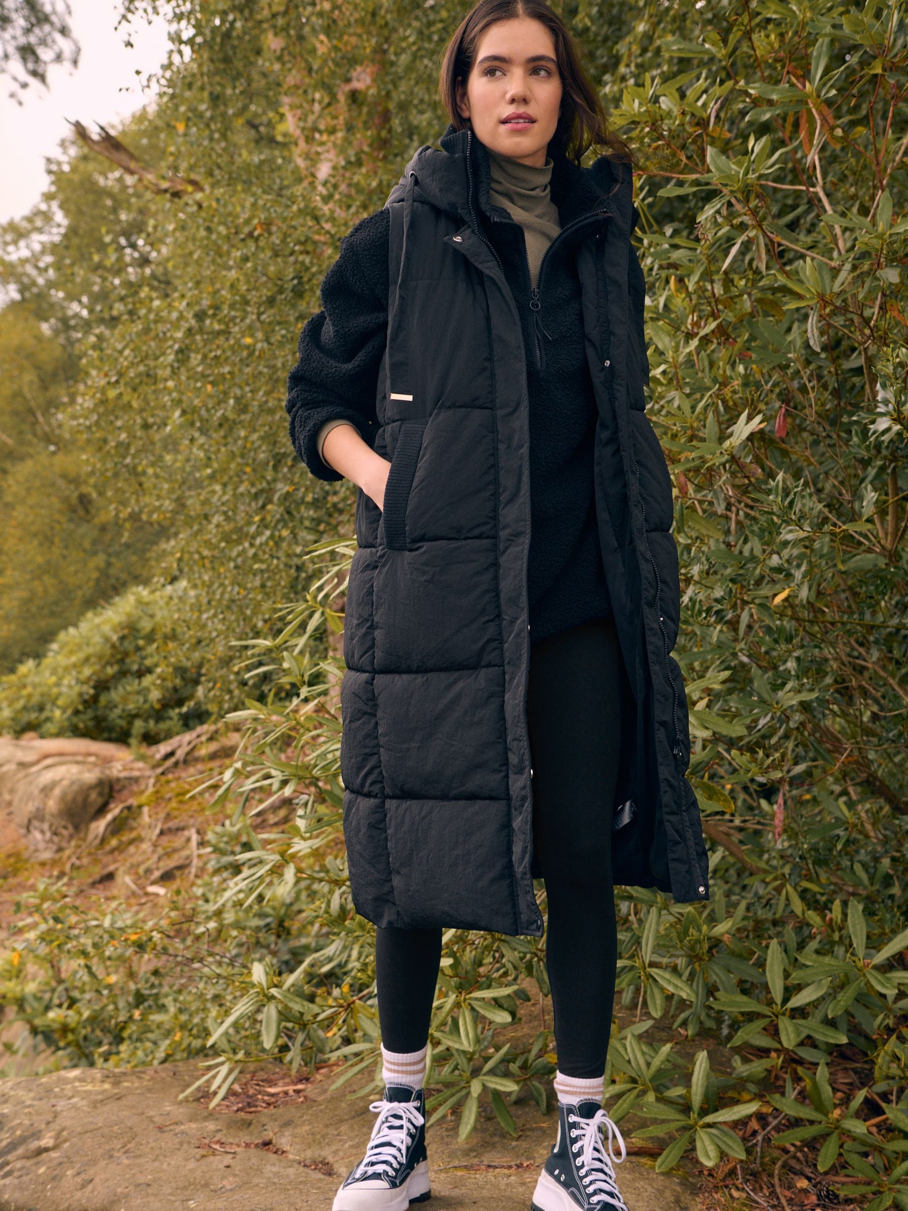 Black Shower Resistant Knit Collar Hooded Padded Gilet